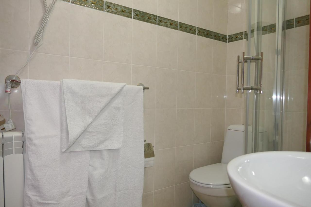 Лелека Guest House Dilyatyn Екстериор снимка